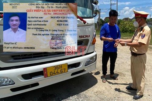 CSGT Hà Tĩnh phát hiện tài xế dùng 'bằng lái' giả chạy dọc tuyến QL 1 Thanh Hóa - Quảng Bình