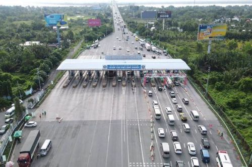 Ngày đầu thu phí không dừng, nhiều tuyến cao tốc ùn tắc