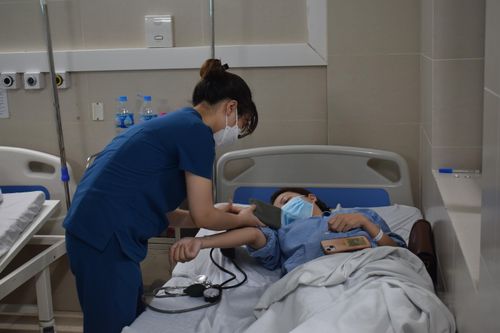 Nhập viện vì tự mua thuốc điều trị cúm