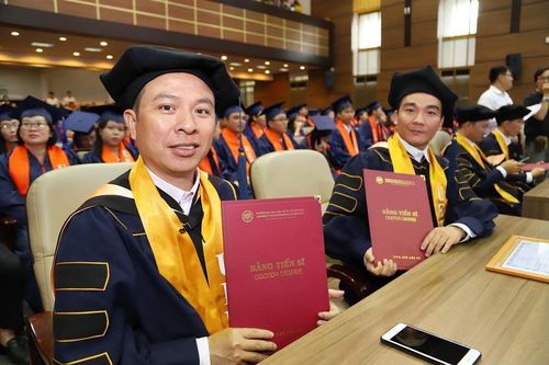 Những trường hợp viên chức được kéo dài tuổi nghỉ hưu đến 5 năm