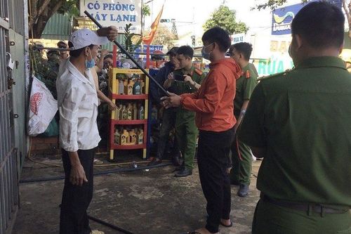 Cầm tuýp sắt đi giải quyết mâu thuẫn ghen tuông giúp bạn, 2 thanh niên lãnh án