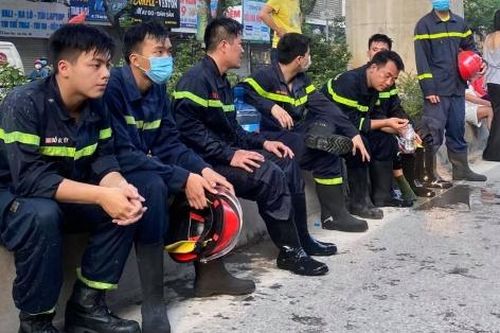Những anh hùng không cần áo choàng giữa thời bình