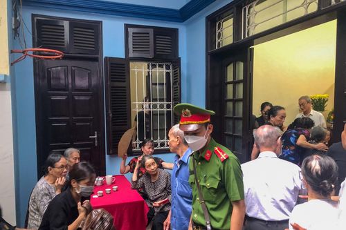 'Quân mồ côi cha từ nhỏ, giờ 2 con của Quân cũng mồ côi cha!'