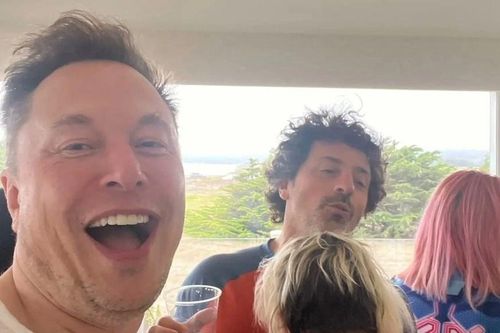 Nguồn gốc bức ảnh selfie tự minh oan của Elon Musk
