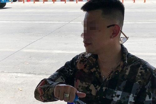 Tài xế câu giờ hơn 2 tiếng để chống đối kiểm tra ma túy