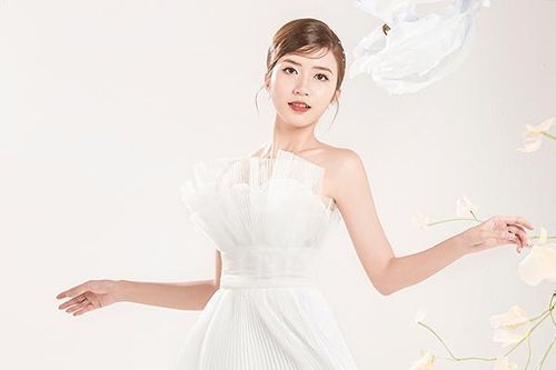 Ngọc Huyền 'Thương ngày nắng về' khác lạ khi làm cô dâu