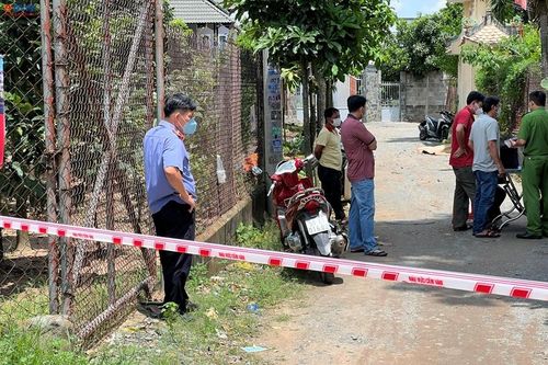 Kiểm sát hiện trường cụ bà bỗng nhiên đột tử giữa đường