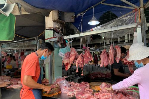 Hàng hóa tiêu dùng vẫn chưa 'hạ nhiệt' theo giá xăng