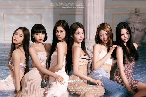Nữ idol mới 14 tuổi đã phải theo phong cách gợi cảm