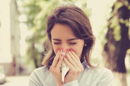 Triệu chứng dễ nhầm lẫn giữa BA.5 và dị ứng