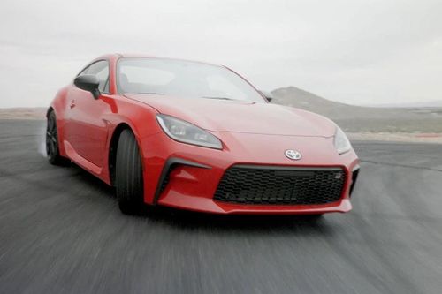 Chủ xe bị từ chối bảo hành sau khi chơi drift