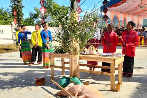 Tết Lấp lỗ của đồng bào Chứt