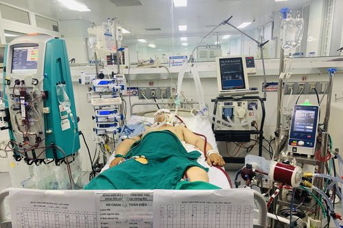Uống cùng lúc 43 viên thuốc cao huyết áp, nam thanh niên hôn mê, nguy kịch