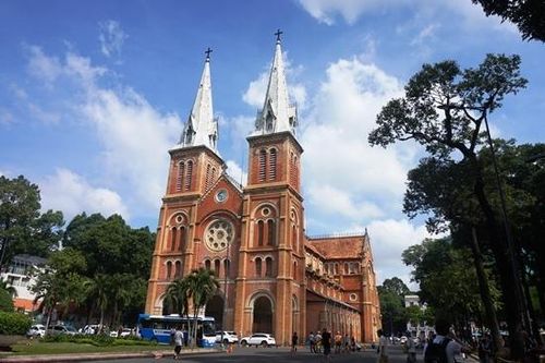 Trùng tu Nhà thờ Đức Bà sẽ kéo dài đến năm 2027