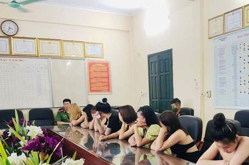 Mở tiệc 'bay lắc' trong buổi sinh nhật, nhiều nam thanh nữ tú dương tính với ma túy