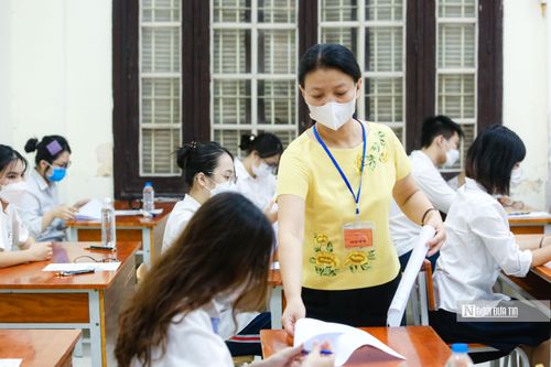 Thí sinh ngủ quên bị điểm 0: Đề nghị giám thị rút kinh nghiệm