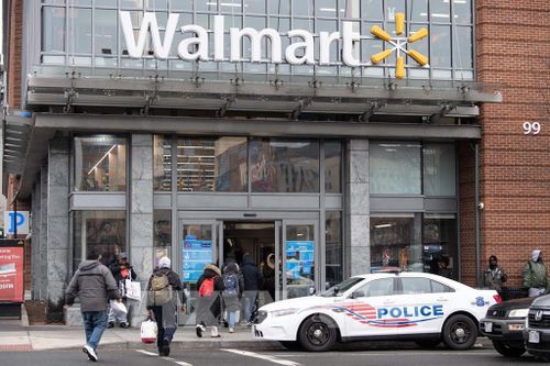 Walmart sẽ cắt giảm hàng trăm việc làm