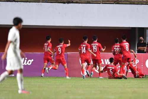 May mắn cầm hòa Lào, Thái Lan có nguy cơ bị loại từ vòng bảng