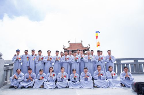 Bình yên mùa Vu Lan trên đỉnh thiêng Fansipan