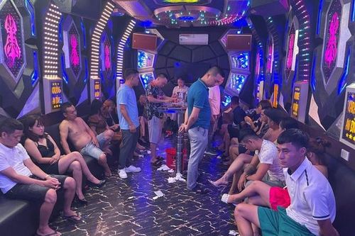 17 thanh niên 'mở tiệc' ma túy, thác loạn mừng sinh nhật
