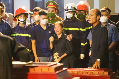 Đau thương tiễn biệt 3 người con ưu tú của nhân dân về nơi an nghỉ cuối cùng