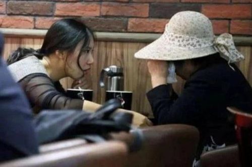 Nghề thuyết phục 'tiểu tam' từ bỏ đàn ông đã có vợ