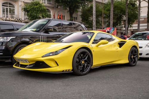 Ferrari F8 Spider được làm mới ngoại thất tại TP.HCM
