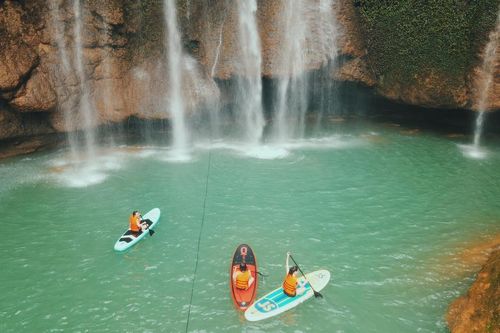 Chèo SUP - Trải nghiệm mới mẻ trên cao nguyên Mộc Châu