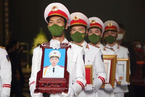 3 cảnh sát hy sinh về đất mẹ, 'sống là cho, chết cũng là cho'