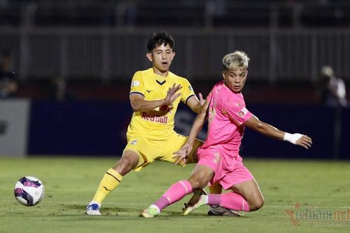 Video bàn thắng Sài Gòn 0-1 HAGL: Công Phượng ghi bàn may mắn