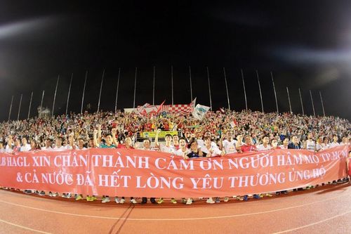 Khi người hâm mộ Sài Gòn chỉ yêu đội HAGL của bầu Đức