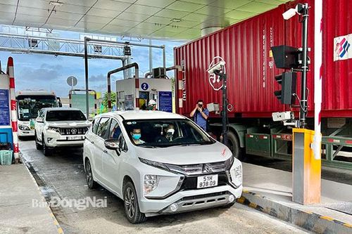 Từ 6-8, thu phí 120 ngàn đồng/lần dán thẻ thu phí không dừng VETC