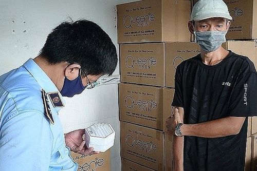 TP. Hồ Chí Minh: Phát hiện kho hàng mỹ phẩm giả mạo thương hiệu Queenie Skin