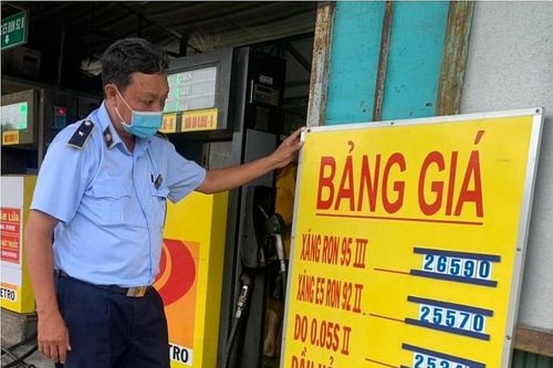 Kiên Giang: Xử phạt hành chính 2 đại lý xăng dầu vi phạm quy định niêm yết giá