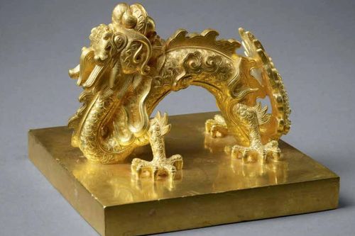 Đồn thổi về kho báu khổng lồ của triều Nguyễn