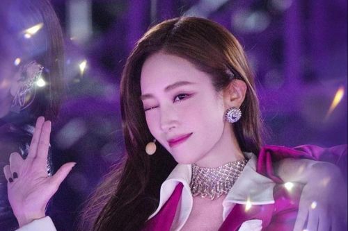 Cuốn sách 'Bright' của Jessica và ám chỉ nội bộ SNSD