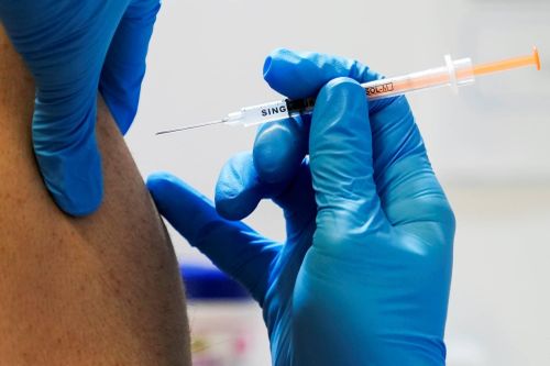 Nhật Bản sắp có vaccine dành riêng cho BA.5 Omicron