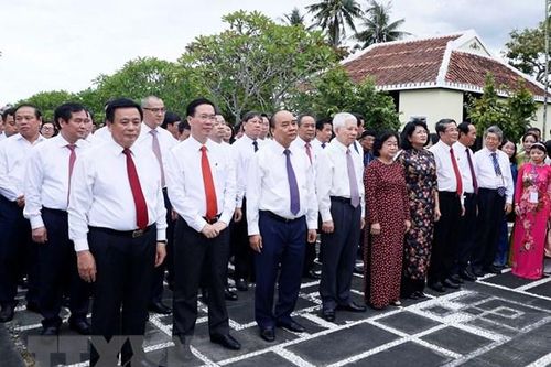 Lãnh đạo Đảng, Nhà nước dâng hương tại Khu lưu niệm Chủ tịch Hội đồng Nhà nước Võ Chí Công