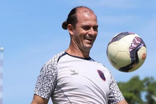 Tiếng thét cho tài năng trẻ và ông Park khi các 'ông lão' tái xuất V.League 2022