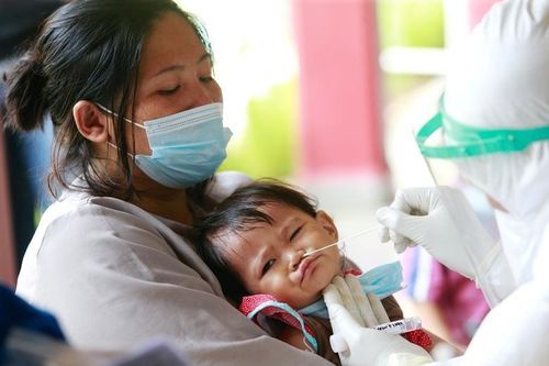 COVID-19 kéo dài có thể gây tăng nguy cơ biến chứng nghiêm trọng ở trẻ em