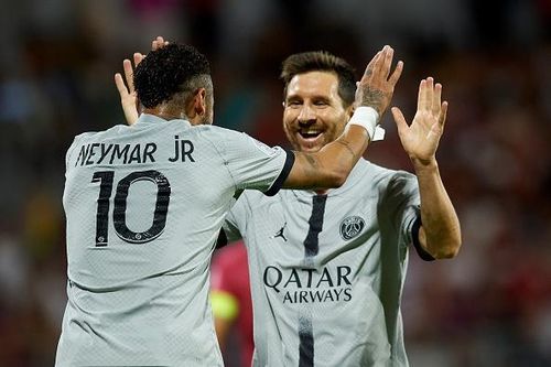 Messi lập cú đúp trong trận thắng 5-0 của PSG