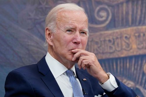 Trong lúc ông Biden cách ly 2 tuần, nước Mỹ đã sang một trang mới