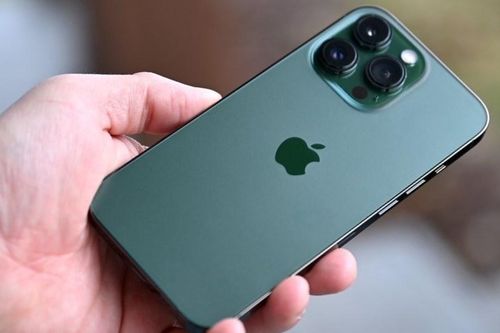 Cô gái trộm tài sản để có tiền mua iPhone 13