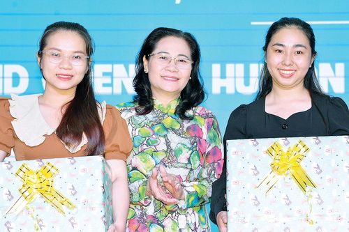 Tôn vinh những người mẹ hiến tặng sữa