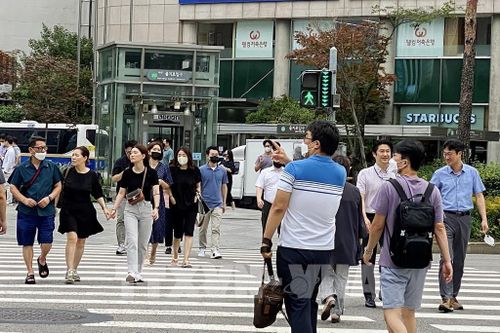 Hàn Quốc công bố sớm các biện pháp bình ổn sinh kế cho người dân