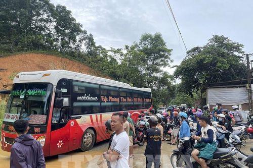 Yên Bái: Ngập úng trên quốc lộ 37 gây ách tắc giao thông trong nhiều giờ