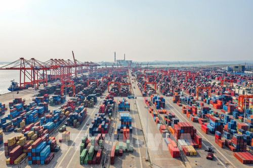 Xuất khẩu của Trung Quốc bất ngờ tăng nhanh trong tháng Bảy