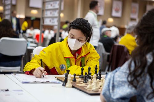 Nữ kỳ thủ 17 tuổi giúp Việt Nam hòa Bỉ tại Olympiad