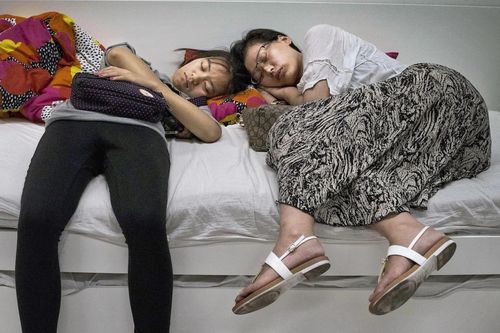 Kết hôn và sinh con, điều giản đơn nhưng xa xỉ ở Hong Kong