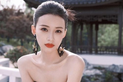 'Mỹ nhân phim bi Trung Quốc' Tôn Di ly hôn